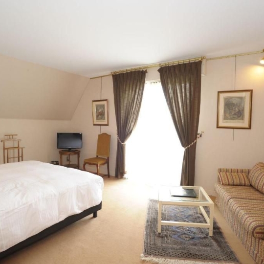  AGENCE TERRES D'IMMO : Local / Bureau | NEUVEGLISE-SUR-TRUYERE (15260) | 680 m2 | 630 000 € 