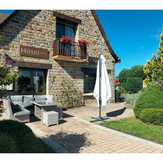  AGENCE TERRES D'IMMO : Local / Bureau | NEUVEGLISE-SUR-TRUYERE (15260) | 680 m2 | 630 000 € 