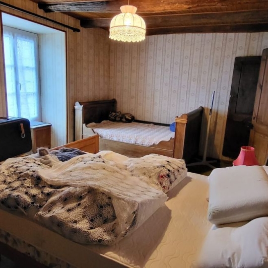  AGENCE TERRES D'IMMO : Maison / Villa | CHALINARGUES (15170) | 137 m2 | 98 000 € 