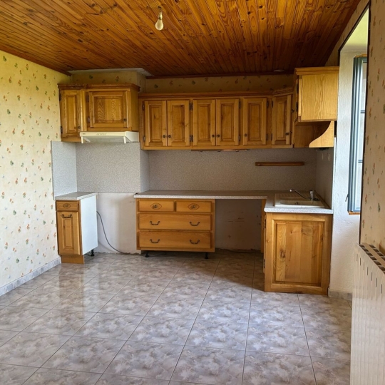 AGENCE TERRES D'IMMO : House | MASSIAC (15500) | 143 m2 | 237 000 € 