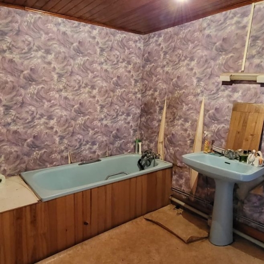  AGENCE TERRES D'IMMO : House | AURIAC-L'EGLISE (15500) | 160 m2 | 80 000 € 