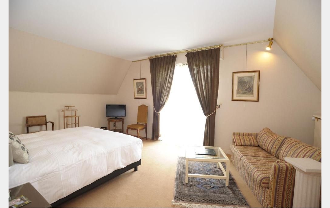 AGENCE TERRES D'IMMO : Local / Bureau | NEUVEGLISE-SUR-TRUYERE (15260) | 680 m2 | 630 000 € 