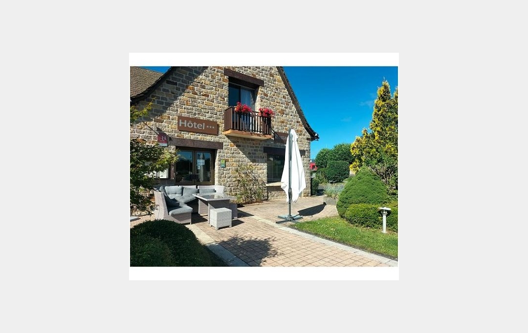 AGENCE TERRES D'IMMO : Local / Bureau | NEUVEGLISE-SUR-TRUYERE (15260) | 680 m2 | 630 000 € 