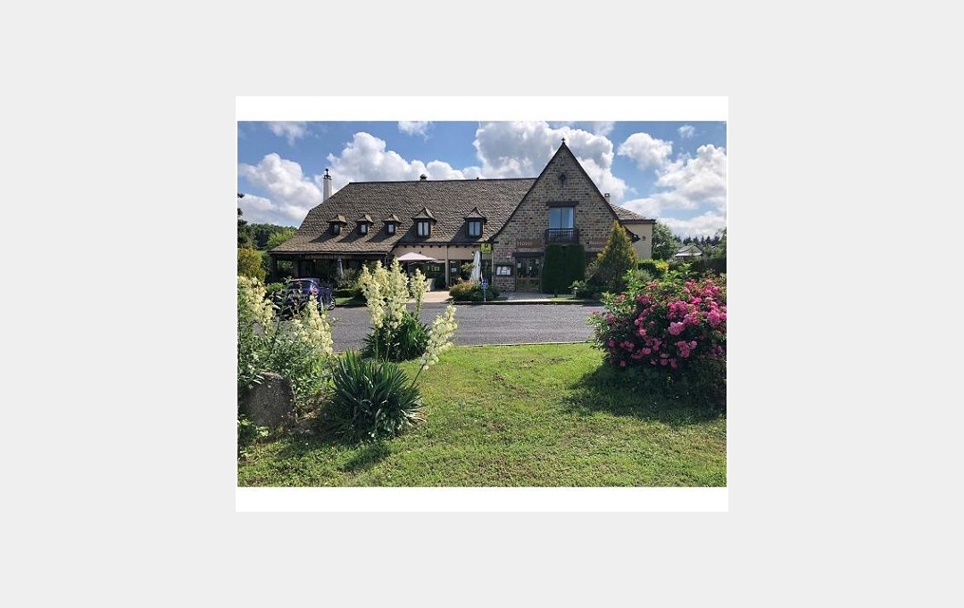 AGENCE TERRES D'IMMO : Local / Bureau | NEUVEGLISE-SUR-TRUYERE (15260) | 680 m2 | 630 000 € 