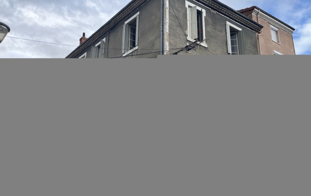 AGENCE TERRES D'IMMO : Maison / Villa | SAINT-GERMAIN-LEMBRON (63340) | 200 m2 | 70 000 € 