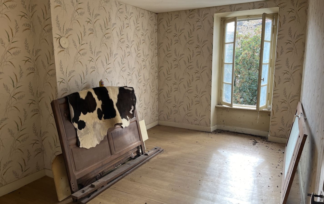 AGENCE TERRES D'IMMO : Maison / Villa | SAINT-GERMAIN-LEMBRON (63340) | 200 m2 | 70 000 € 