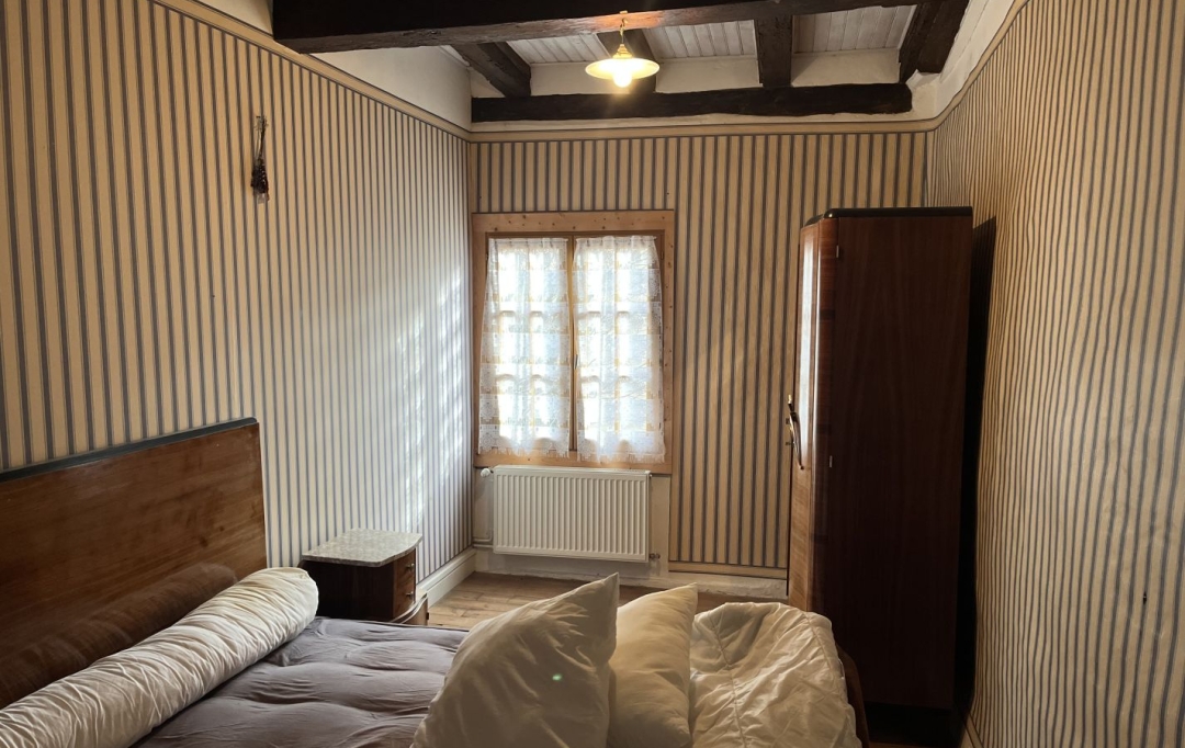 AGENCE TERRES D'IMMO : House | BLESLE (43450) | 105 m2 | 85 000 € 
