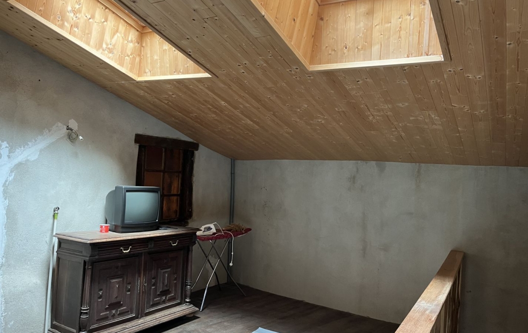 AGENCE TERRES D'IMMO : House | BLESLE (43450) | 105 m2 | 85 000 € 