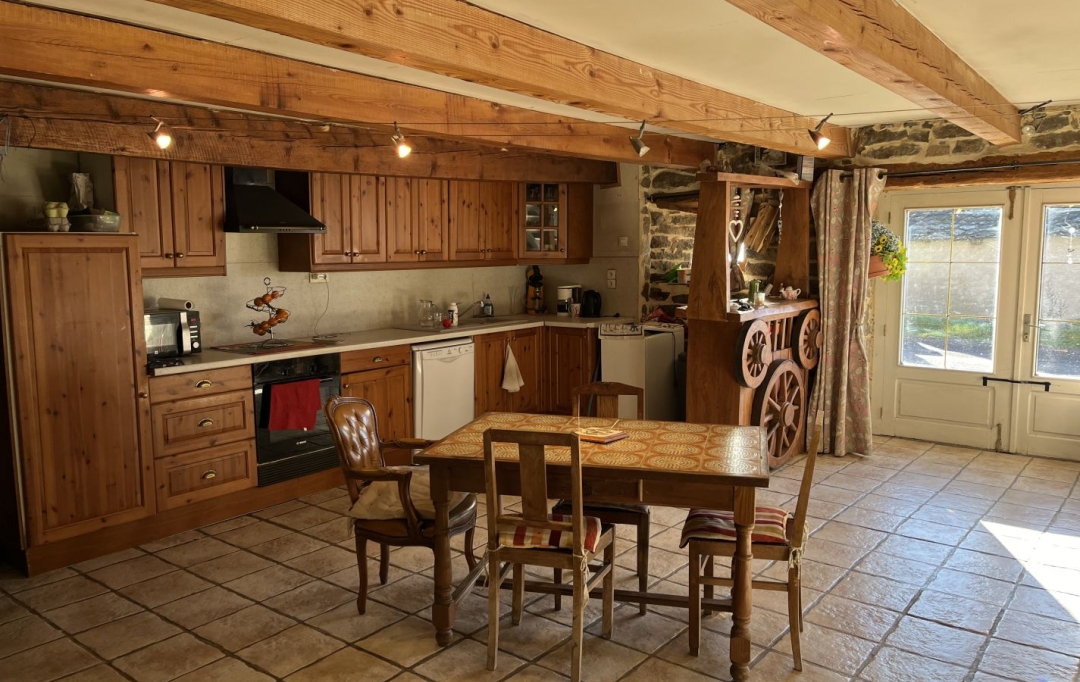 AGENCE TERRES D'IMMO : House | ANZAT-LE-LUGUET (63420) | 145 m2 | 131 750 € 