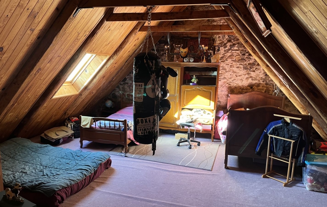 AGENCE TERRES D'IMMO : House | ANZAT-LE-LUGUET (63420) | 145 m2 | 131 750 € 