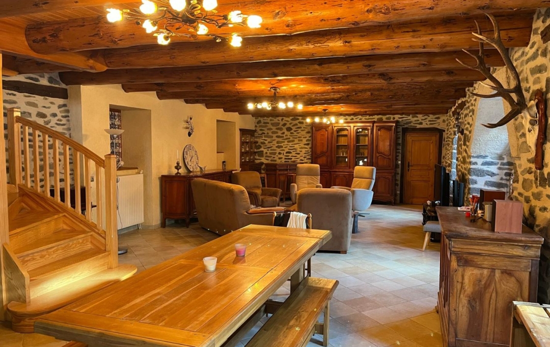 AGENCE TERRES D'IMMO : Maison / Villa | CHARMENSAC (15500) | 167 m2 | 159 000 € 