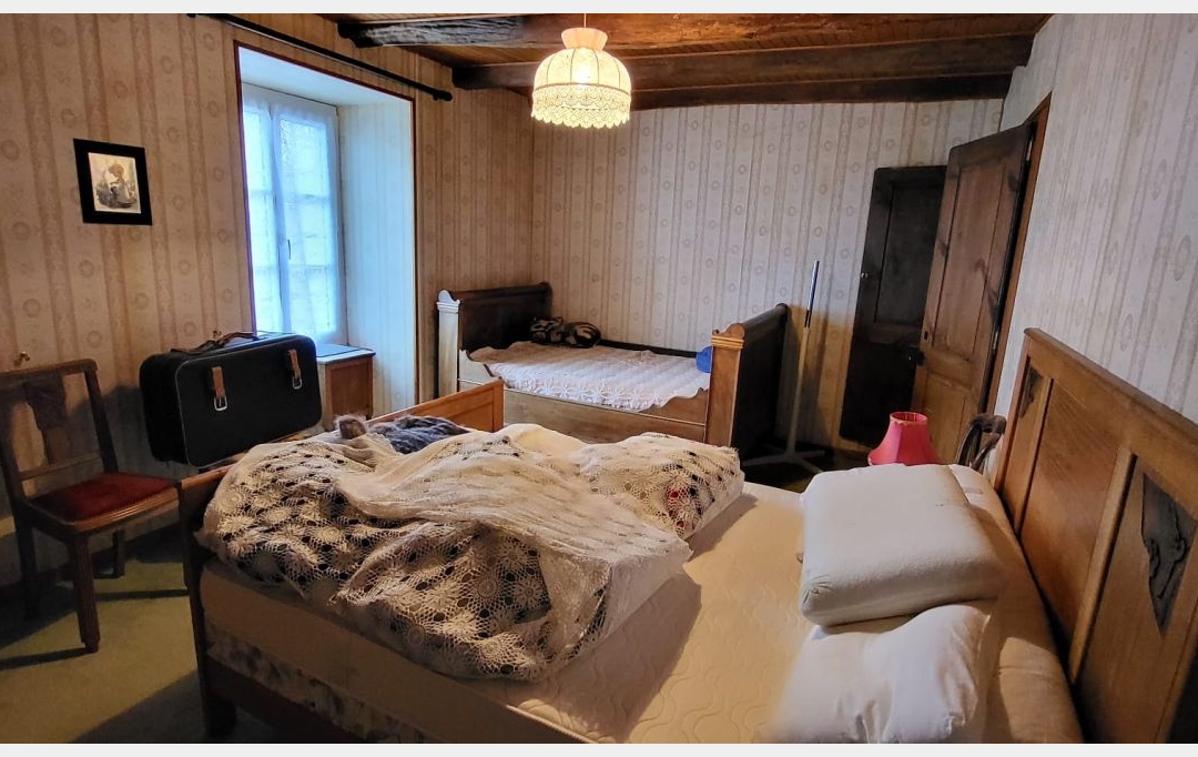 AGENCE TERRES D'IMMO : Maison / Villa | CHALINARGUES (15170) | 137 m2 | 98 000 € 