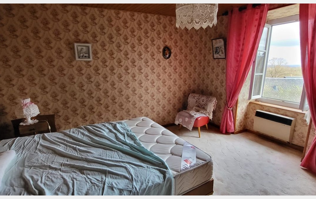 AGENCE TERRES D'IMMO : Maison / Villa | CHALINARGUES (15170) | 137 m2 | 98 000 € 