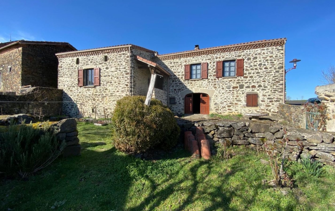 AGENCE TERRES D'IMMO : House | MASSIAC (15500) | 143 m2 | 237 000 € 