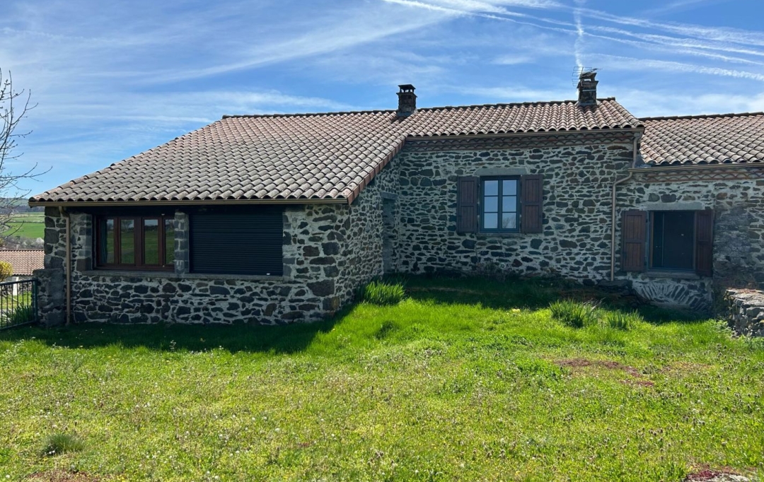 AGENCE TERRES D'IMMO : House | MASSIAC (15500) | 143 m2 | 237 000 € 