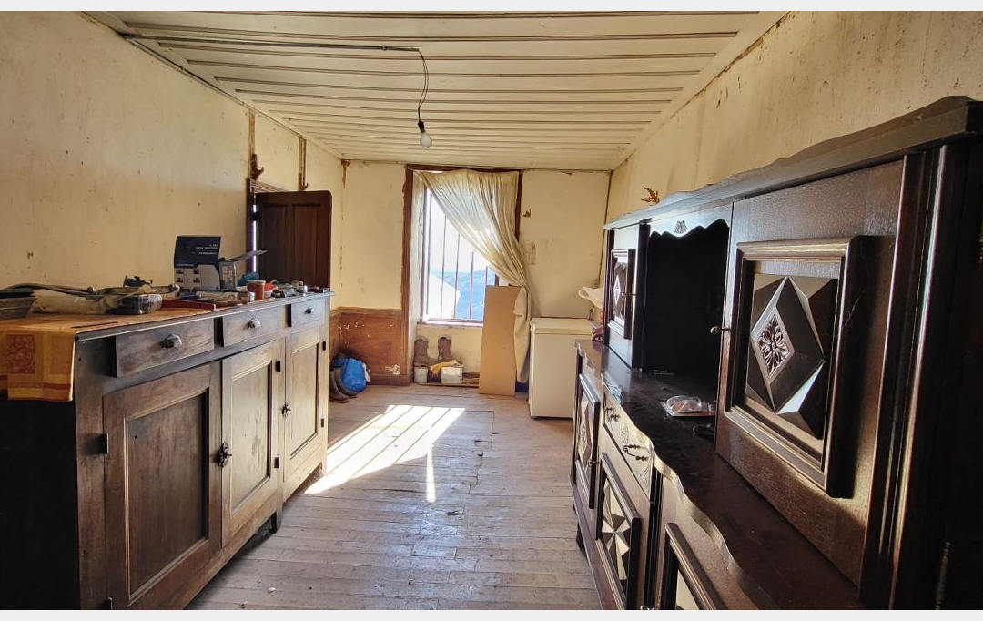 AGENCE TERRES D'IMMO : House | AURIAC-L'EGLISE (15500) | 160 m2 | 80 000 € 