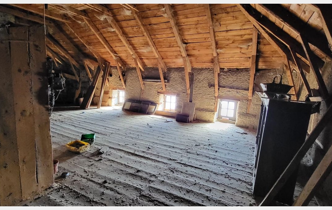 AGENCE TERRES D'IMMO : House | AURIAC-L'EGLISE (15500) | 160 m2 | 80 000 € 