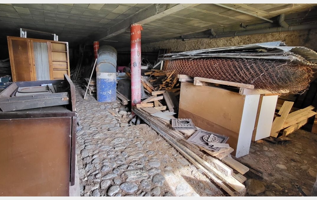 AGENCE TERRES D'IMMO : Maison / Villa | VALETTE (15400) | 290 m2 | 140 400 € 