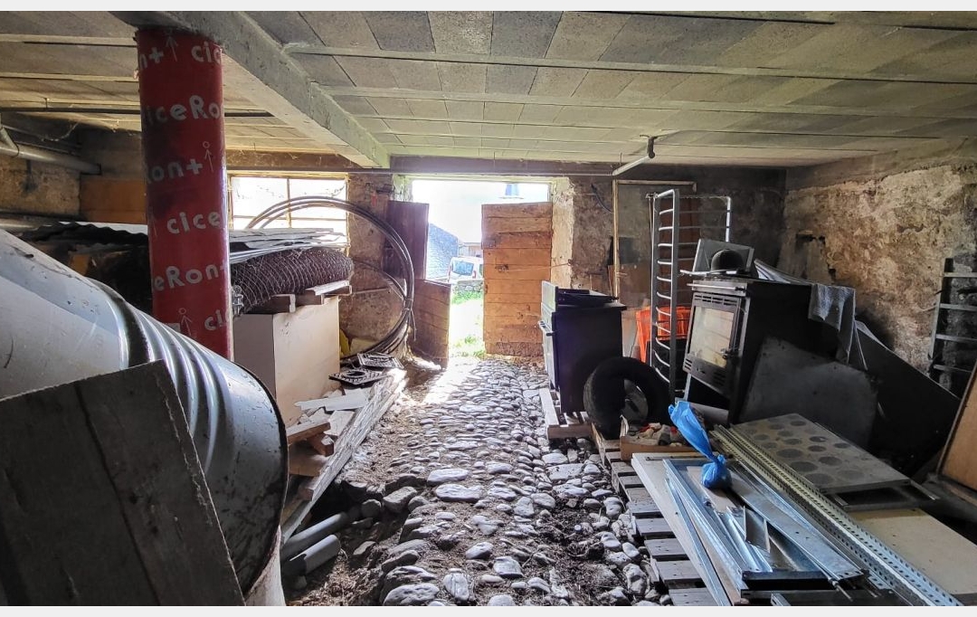 AGENCE TERRES D'IMMO : Maison / Villa | VALETTE (15400) | 290 m2 | 140 400 € 