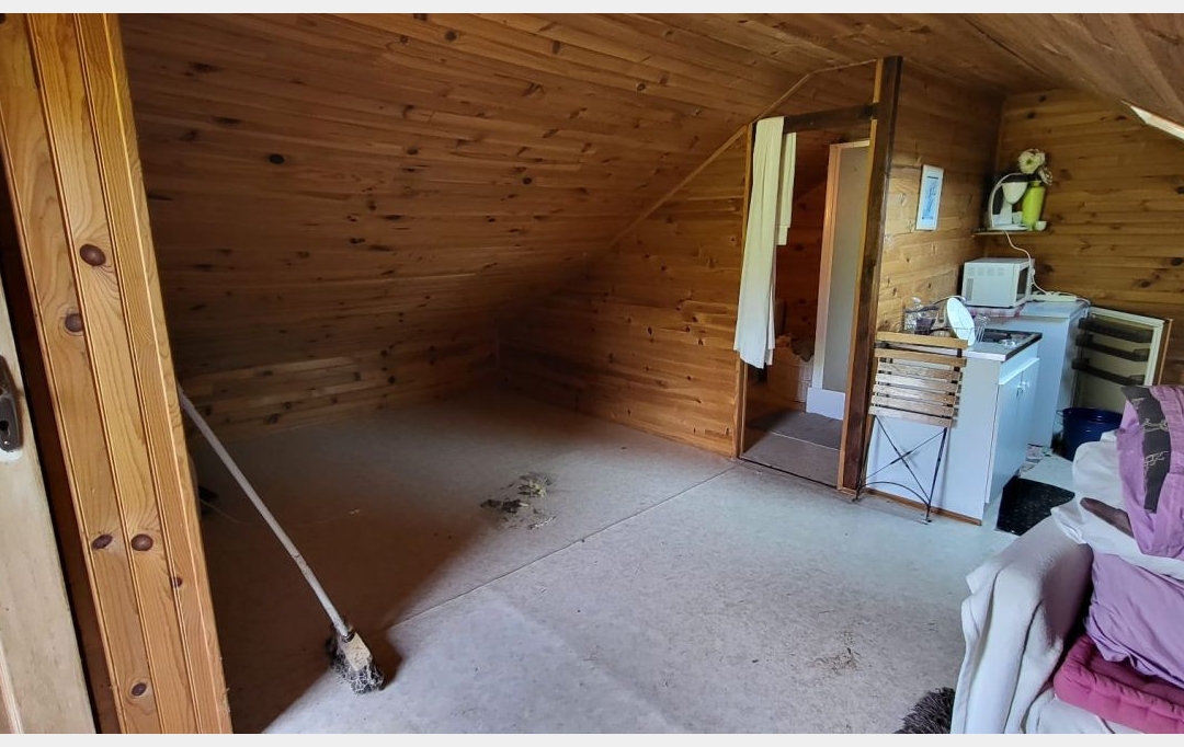 AGENCE TERRES D'IMMO : Maison / Villa | VALETTE (15400) | 290 m2 | 140 400 € 